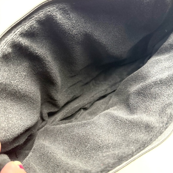 Chanel Beauté Midnight Black Pouch - Picture 6 of 10